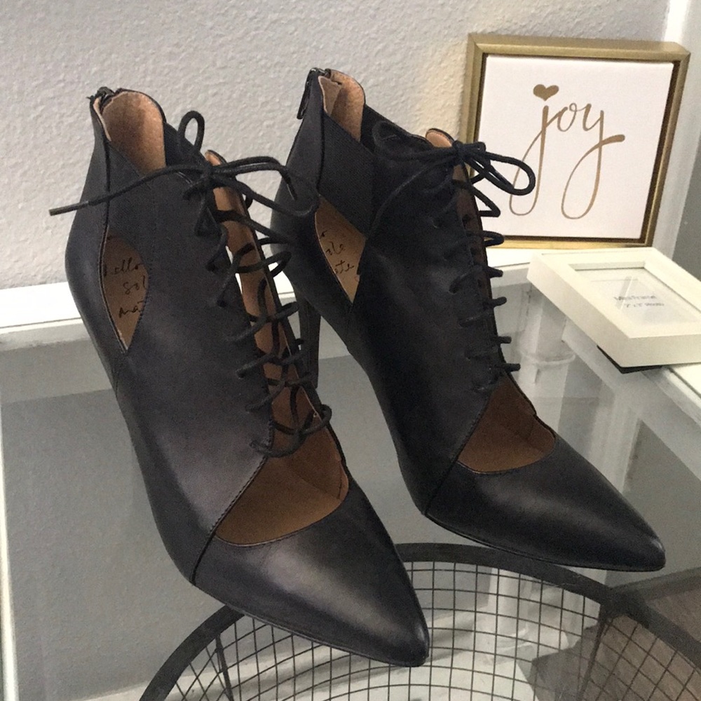 Banana Republic Heel/Bootie